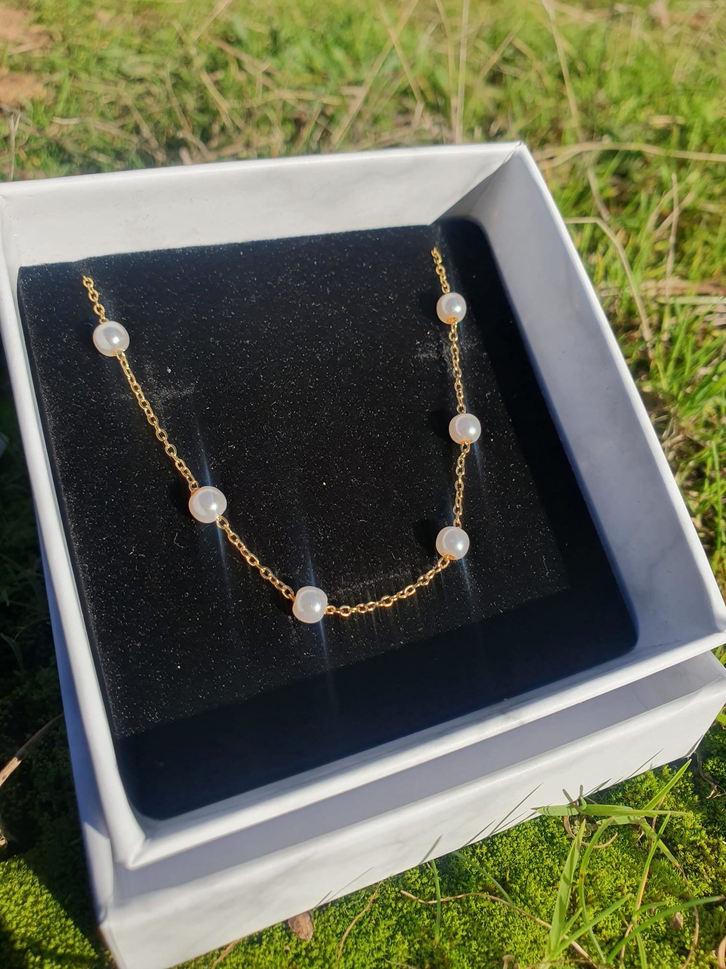 Pulsera elegante con perlitas