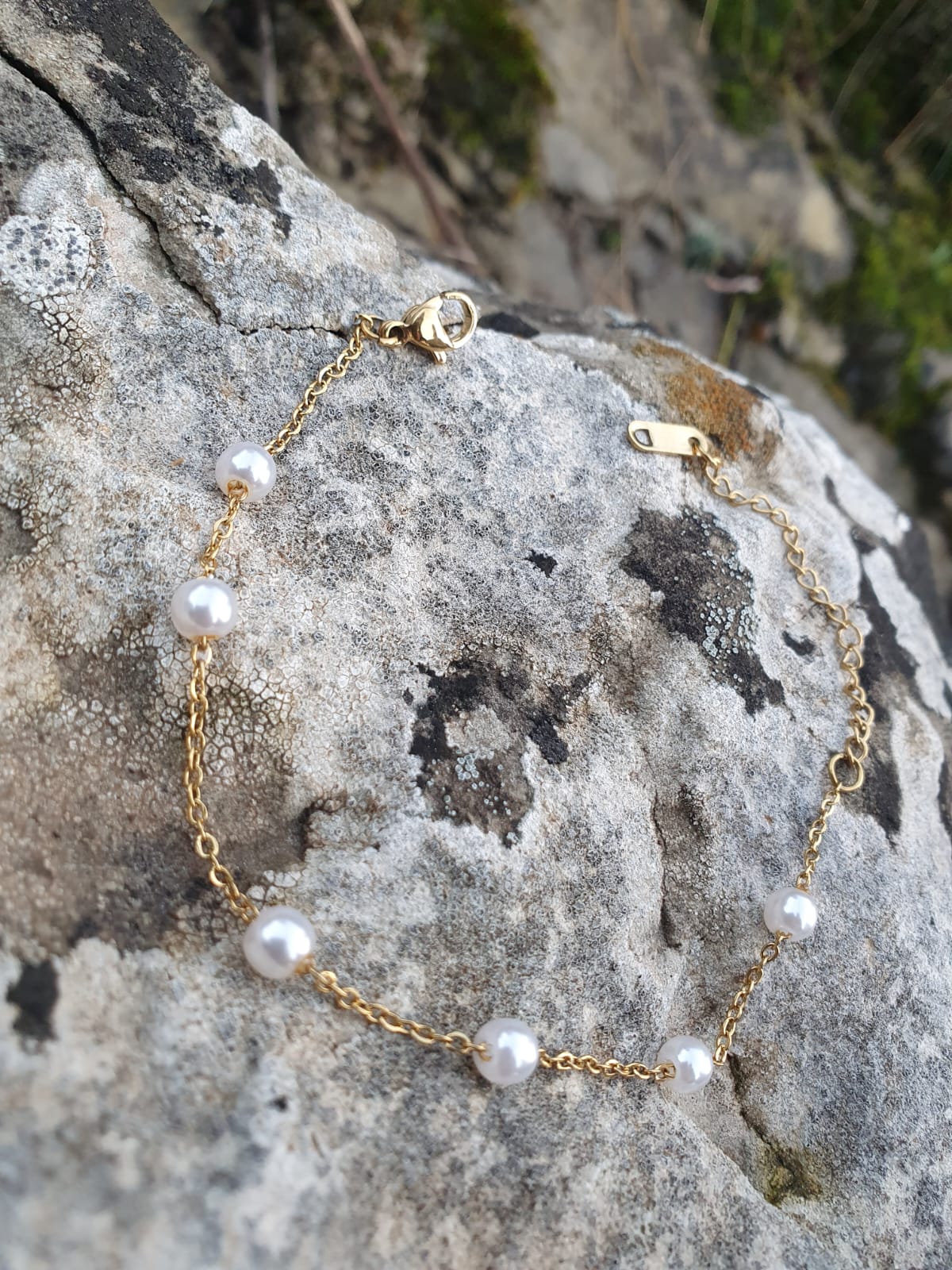 Pulsera elegante con perlitas